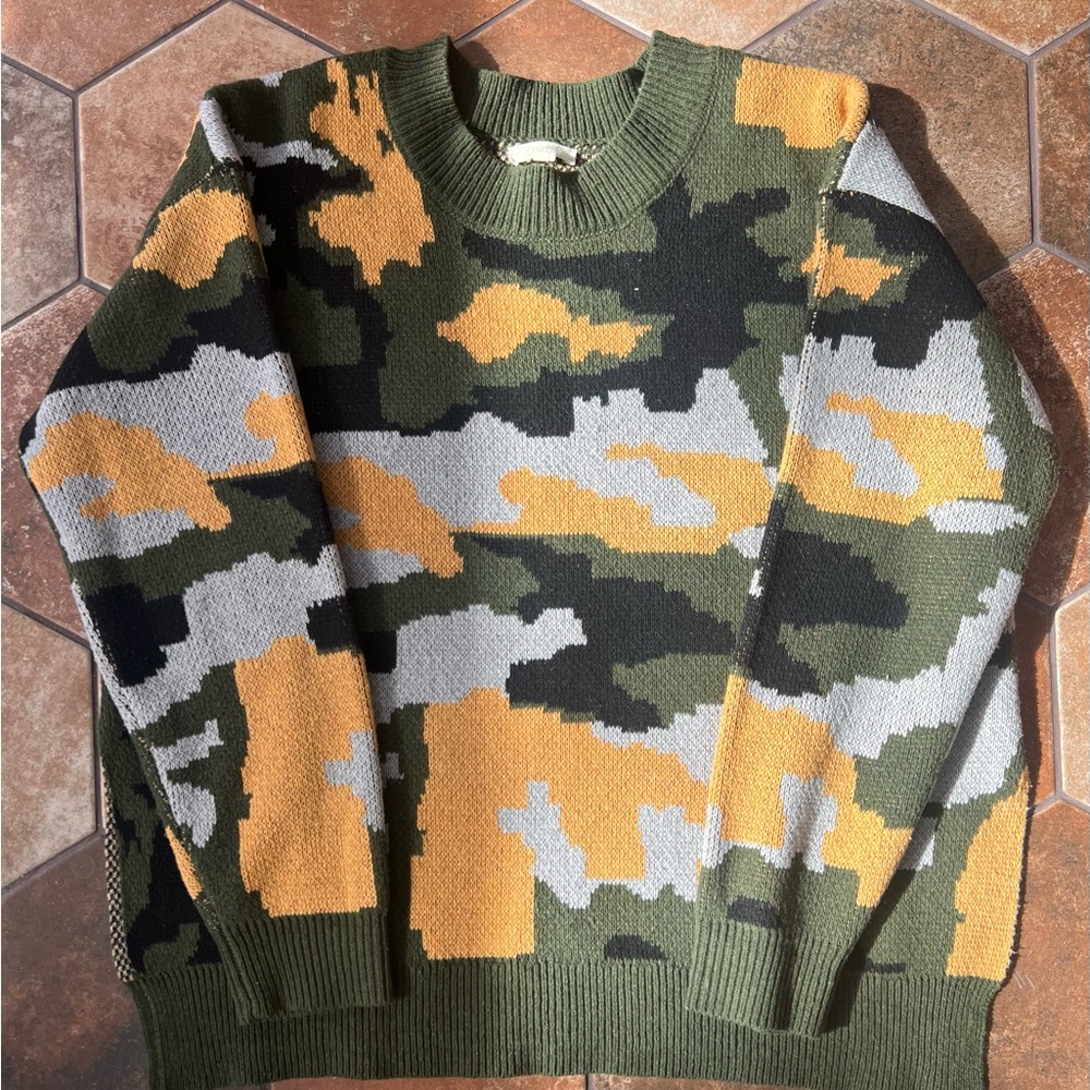 ODDY Sweater Small/Medium